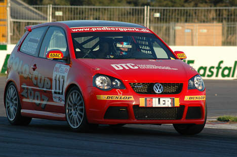 Casper Elgaard og Michel Nykjær kørte denne Volkswagen Polo Cup racer ind på en samlet 4. plads i sidste afdeling af DEC mesterskabet.
(Foto: Motorsporten.dk)